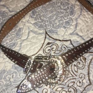 Girls 10- 14ish fashion western belt.